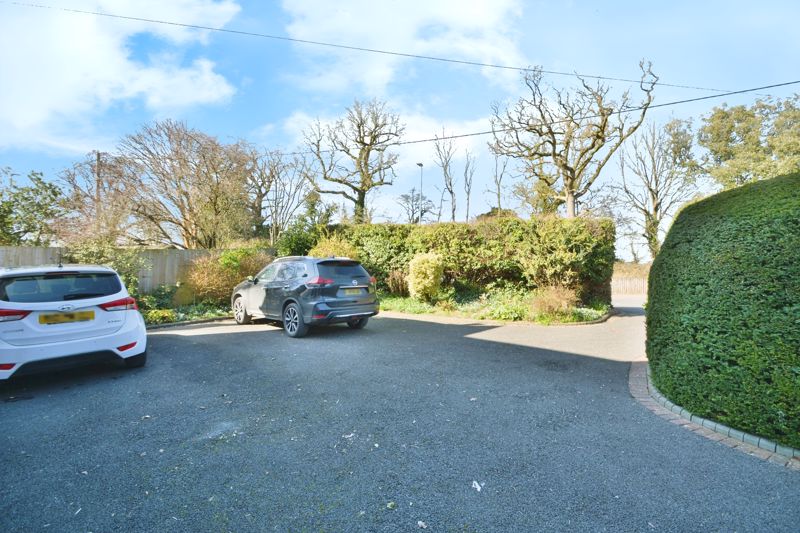 Plenty of parking and space to turn- click for photo gallery